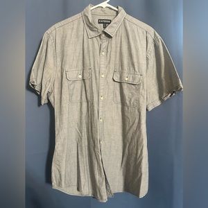 Men’s short sleeve, button down shirt with pockets